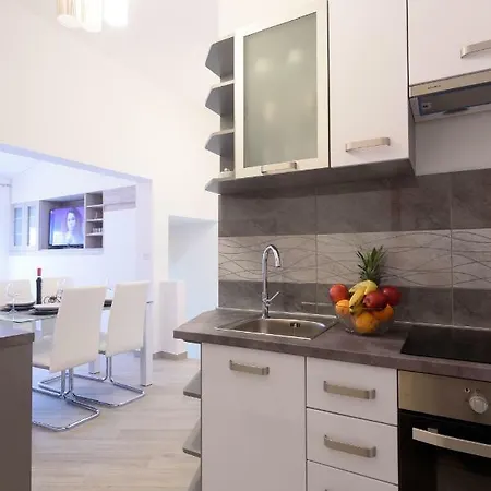 Judita Apartment *