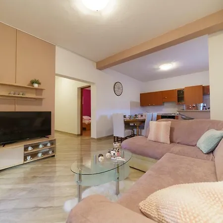 Judita Apartment *